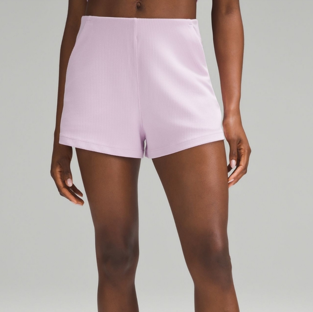 nwot softstreme ribbed shorts (2" length)